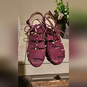Naturalizer Maroon Strappy Suede Sandals